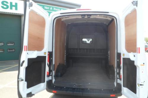 V35 - L3-LARGE CREW VAN