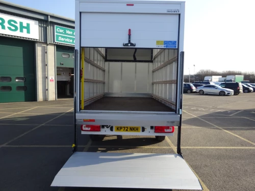 3.5T LUTON TAILLIFT AUTO
