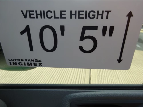 3.5T LUTON TAILLIFT AUTO